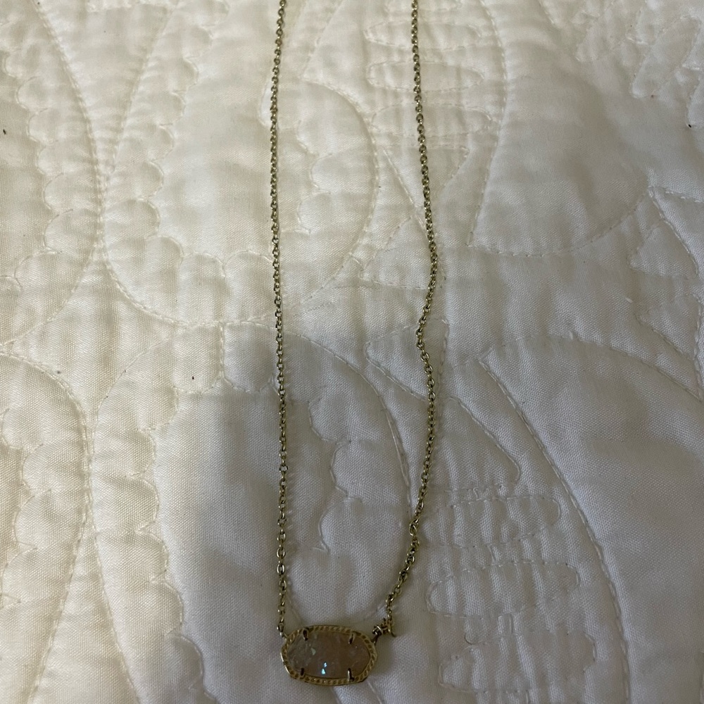 Kendra Scott Elisa pendant necklace/ gold chain/white glittery pendant